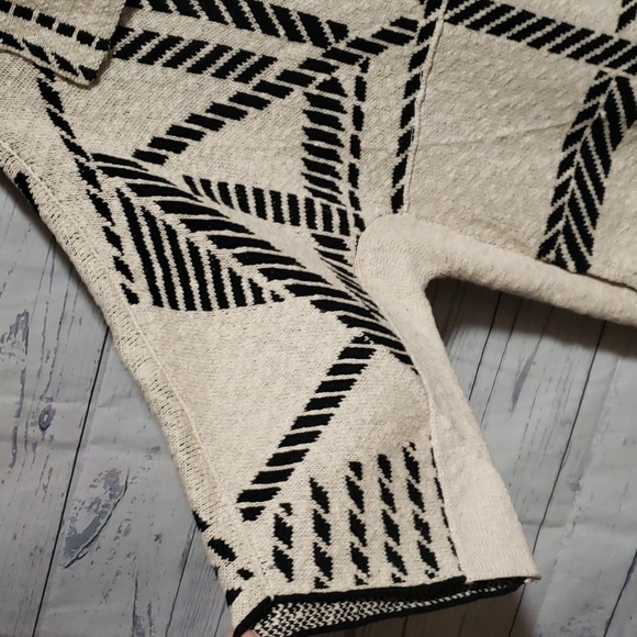 Marla Wynne Sweater Cardigan - Picture 3 of 7